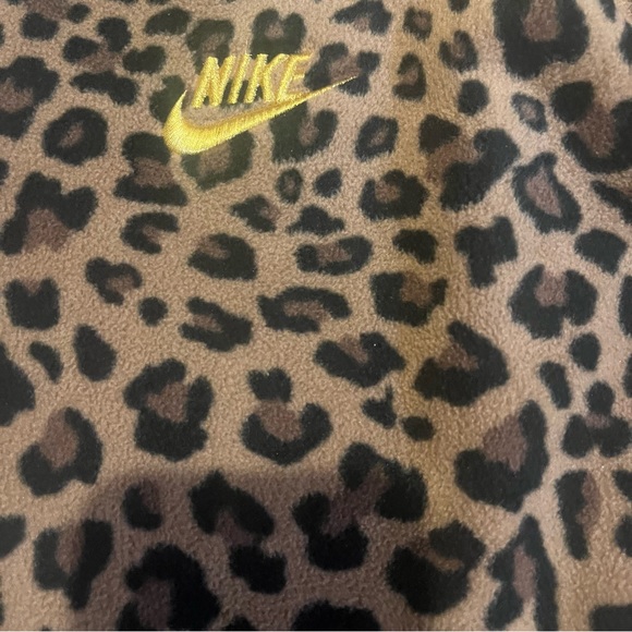 NIKE Sportswear Fleece All Over Animal Print Crew Sweatshirt - Picture 7 of 11
